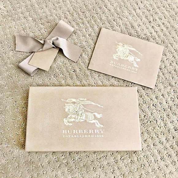 burberry hang tag